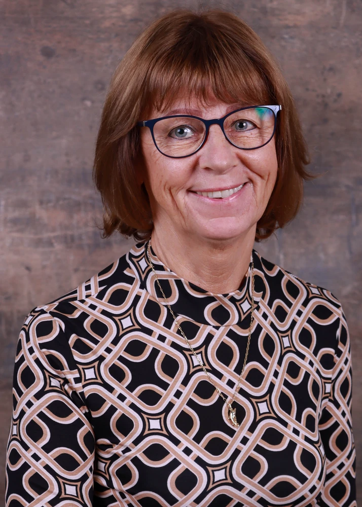 Pavek Eszter